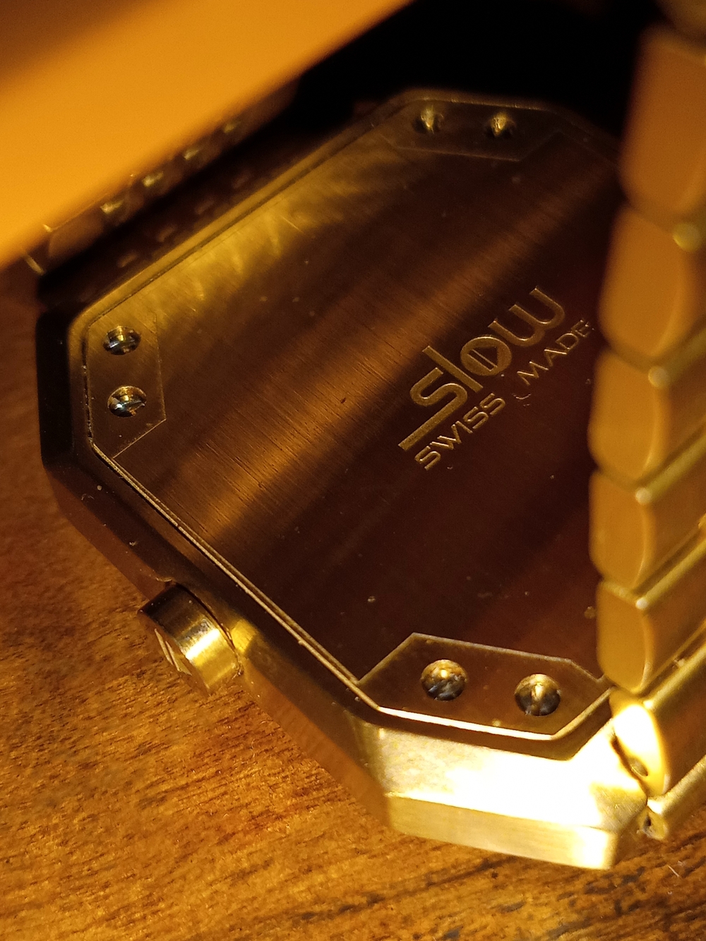 Made In Switzerland - Minimalist Watch - Gold Tone - Picture 5 of 5
